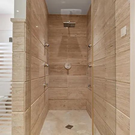 Albatross Hills Apartment *